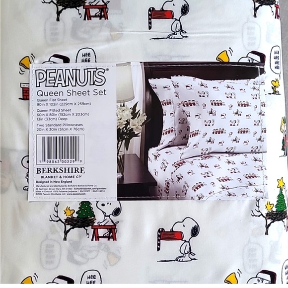 NWT Berkshire Christmas Peanuts Snoopy Queen Sheet Set 4PC - Picture 3 of 5